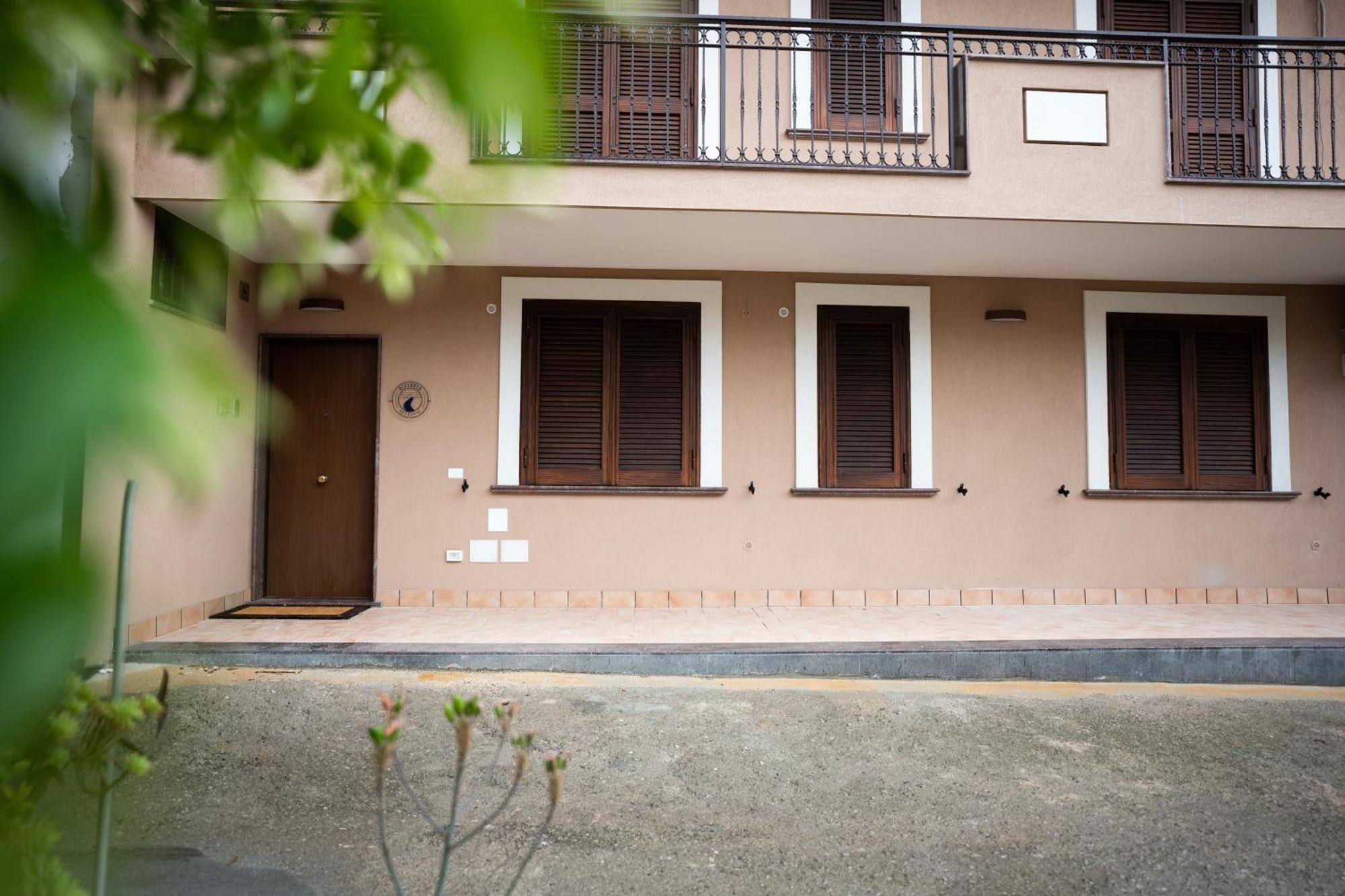 サルノ Riverbed Bed & Breakfast エクステリア 写真